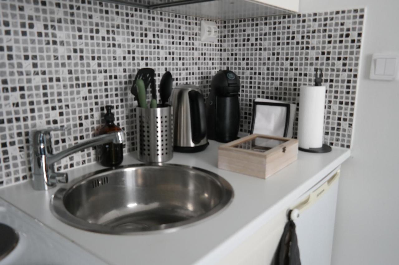Modern Equipped Studio In Vibrant Kallio, Near Transit & Dining Spots Helsinki Bagian luar foto